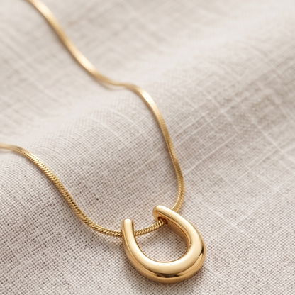 Anti-Tarnish Daily Wear Gold Horseshoe Chain Pendant