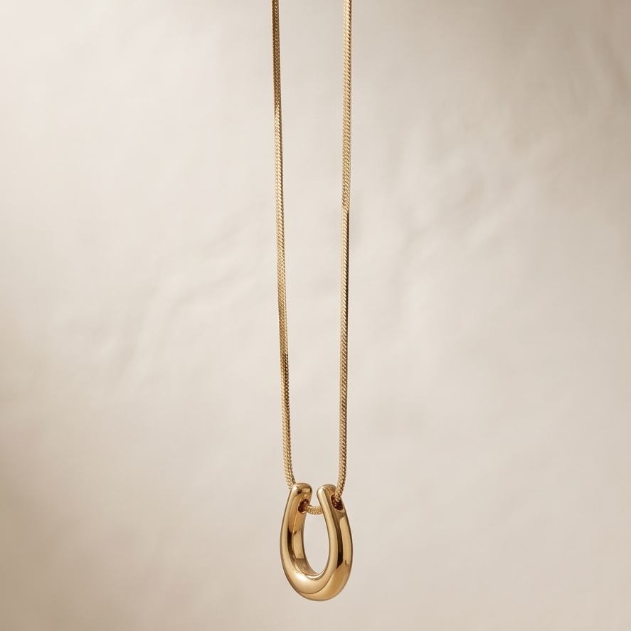 Anti-Tarnish Daily Wear Gold Horseshoe Chain Pendant
